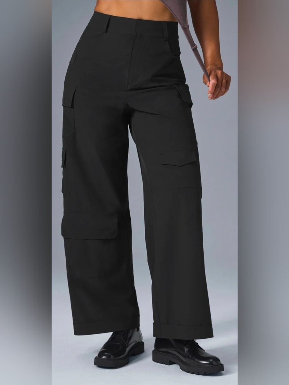 Alo Yoga Straight Leg Cargo Pocket Pants Black Medium Utility Streetwear $158